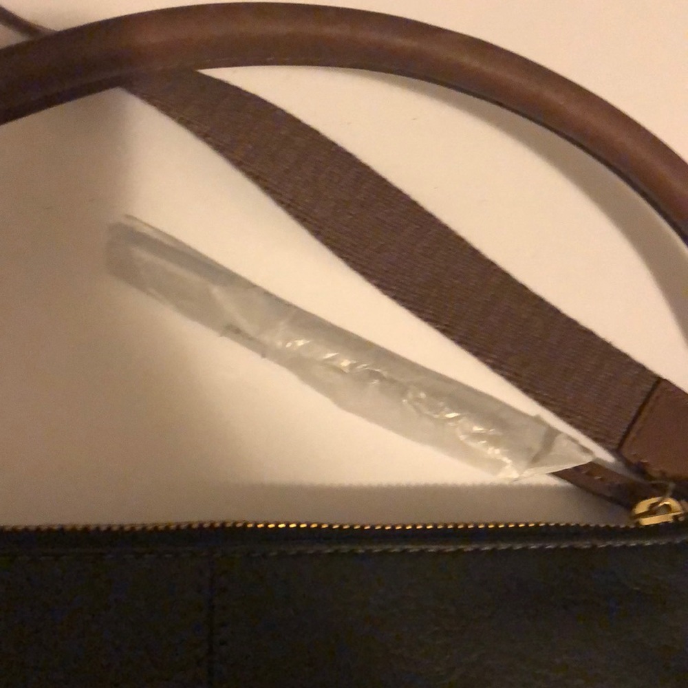 FOSSIL HANDBAG BRAND NEW - Picture 9 of 16